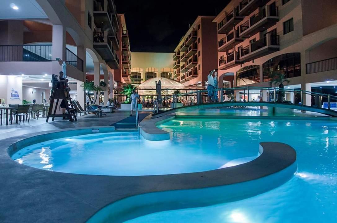 Apto Pes Na Areia Em Hotel Jurere Beach Jurere Internacional Florianópolis 외부 사진